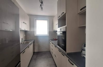 Alquiler de un nuevo piso de 3 habitaciones, 63 m², en el distrito de Vozdovac, Belgrado, Serbia
